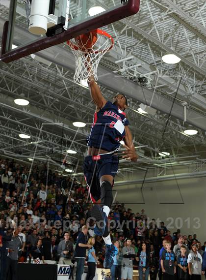 Thumbnail 2 in 2013 MaxPreps Holiday Classic Slam Dunk Contest photogallery.