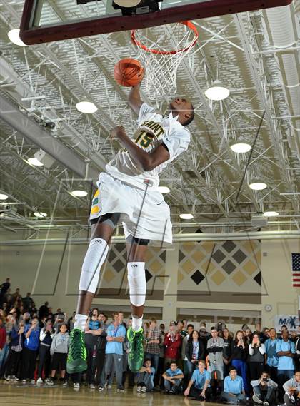 Thumbnail 3 in 2013 MaxPreps Holiday Classic Slam Dunk Contest photogallery.