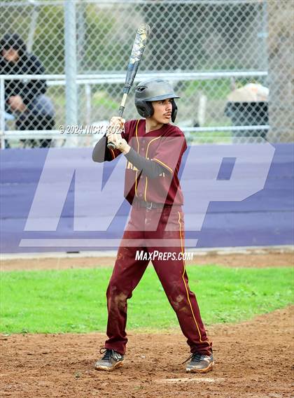 Thumbnail 3 in Firebaugh vs. Lynwood photogallery.