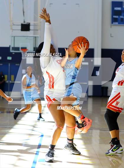 Thumbnail 2 in Westchester vs. Carson (CIF LAC D1 Finals) photogallery.