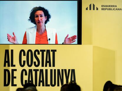 La secretaria general de ERC, Marta Rovira, participa por videoconferencia en el acto de campaña electoral que el partido el 29 de abril en Girona.