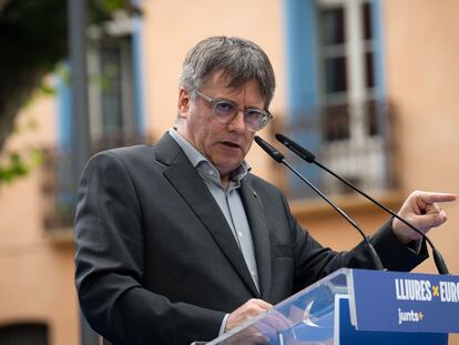 El expresidente de la Generalitat, Carles Puigdemont, durante el acto de campaña de JxCat para las elecciones europeas celebrado en Colliure (Francia).