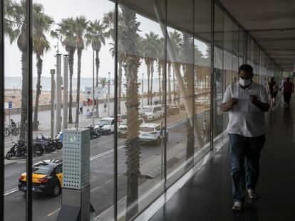 Hospital del Mar, en Barcelona, junto a la playa del Somorrostro.