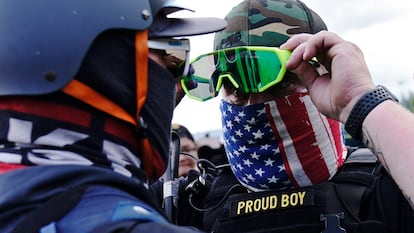 Membro do grupo extremista de direita Proud Boys, em Portland.