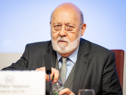 El presidente del CIS, José Félix Tezanos, el 11 de enero en la Universidad Complutense de Madrid.