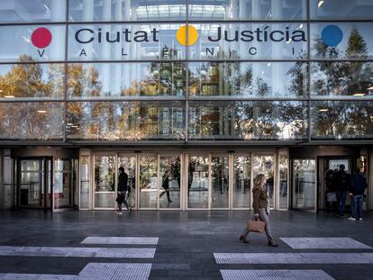 Fachada de la Ciudad de la Justicia de Valencia.