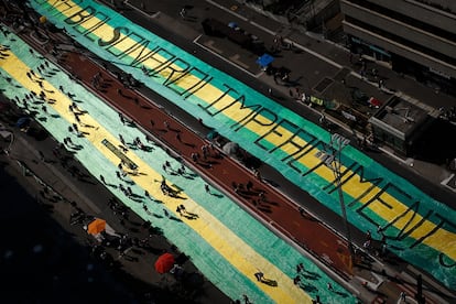 Faixa na avenida Paulista pede o impeachment de Jair Bolsonaro durante o protesto do último domingo, na avenida Paulista.