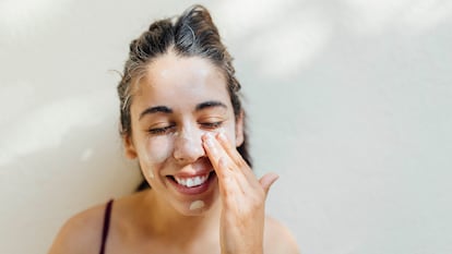 Este es el mejor protector solar facial con efecto buena cara: es antimanchas y tiene ácido hialurónico