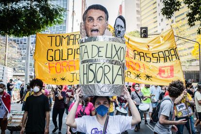 Manifestantes anti-Bolsonaro protestam nas ruas de Belo Horizonte no dia 7 de setembro.