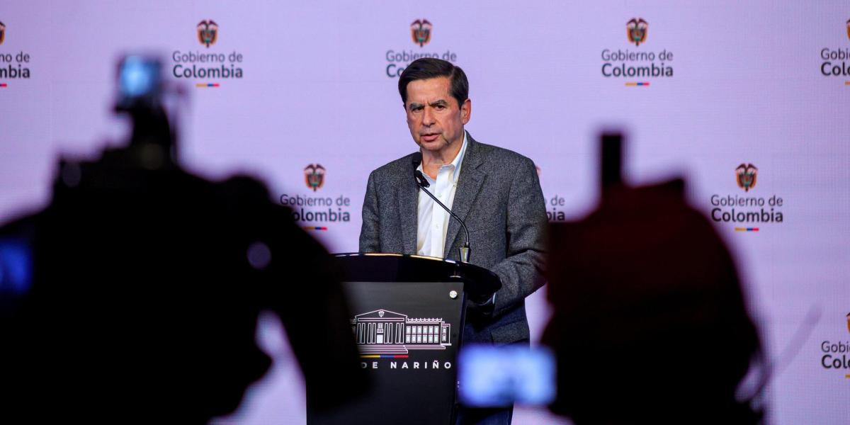 Juan Fernando Cristo durante su primero declaración tras su nombramiento como ministro del Interior.