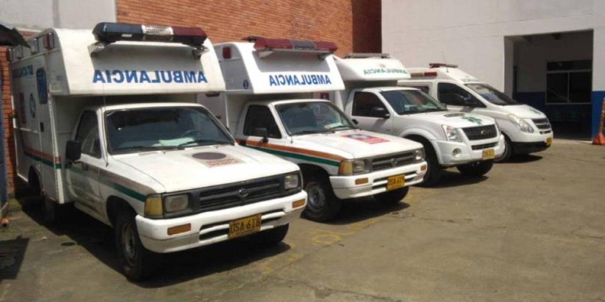 Seis de las 7 ambulancias de la institución permanecen en los parqueaderos del hospital.