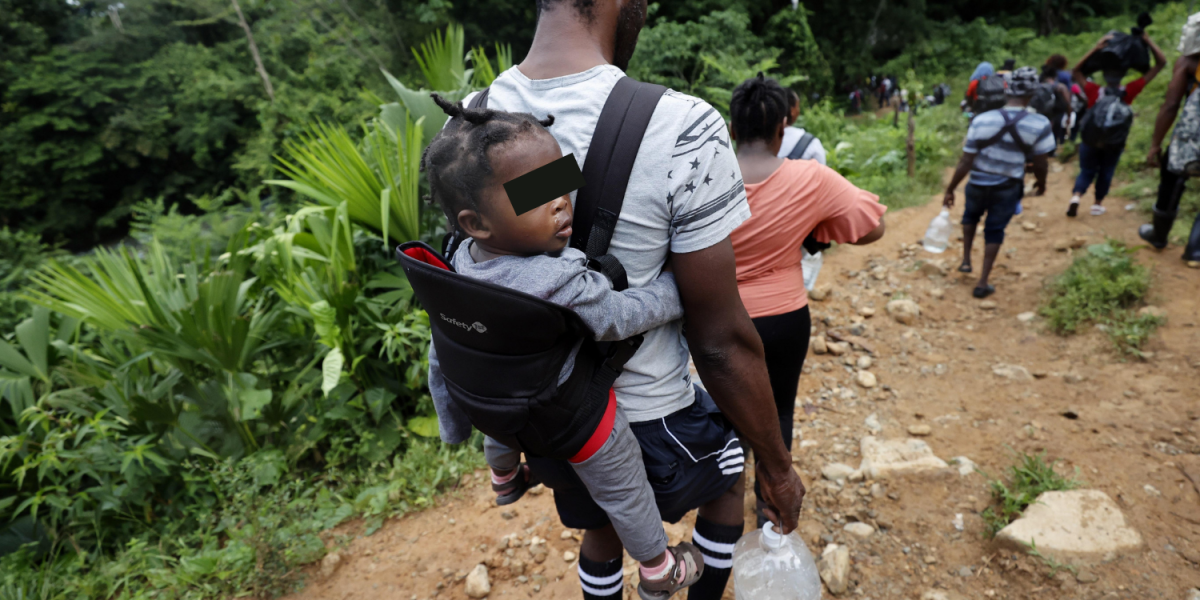 Según Unicef, más de 150 menores de edad llegaron a Panamá sin sus padres, algunos de ellos eran bebés recién nacidos, un aumento de casi 20 veces en comparación con el 2020. En total, 19.000 menores de edad migrantes han cruzado este año.