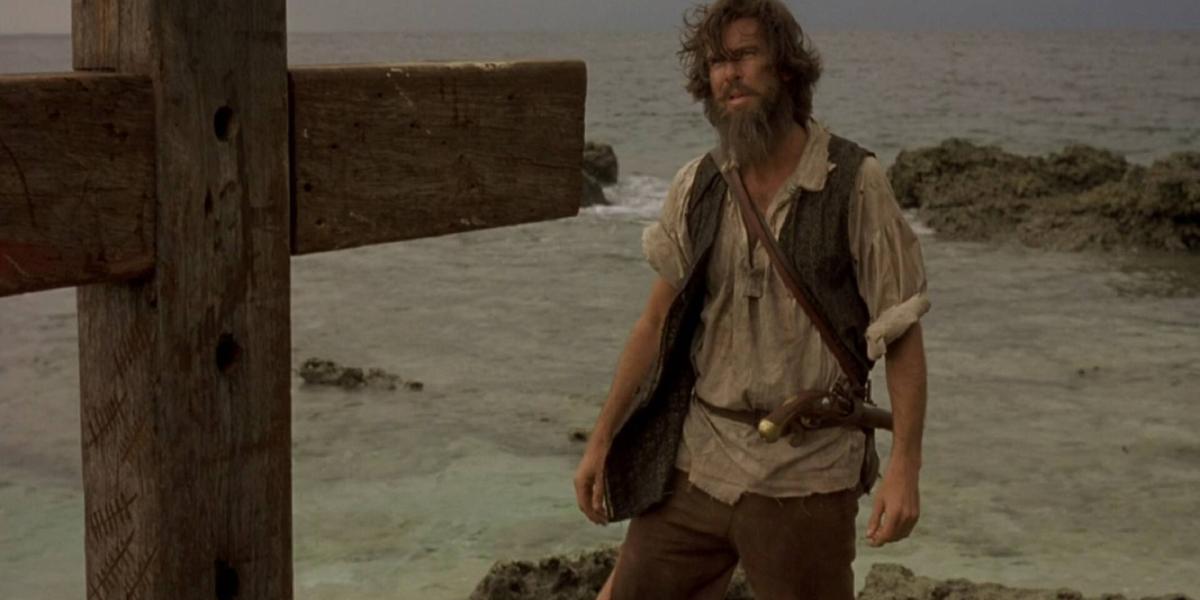 Pierce Brosnan en la película Robinson Crusoe de 1997