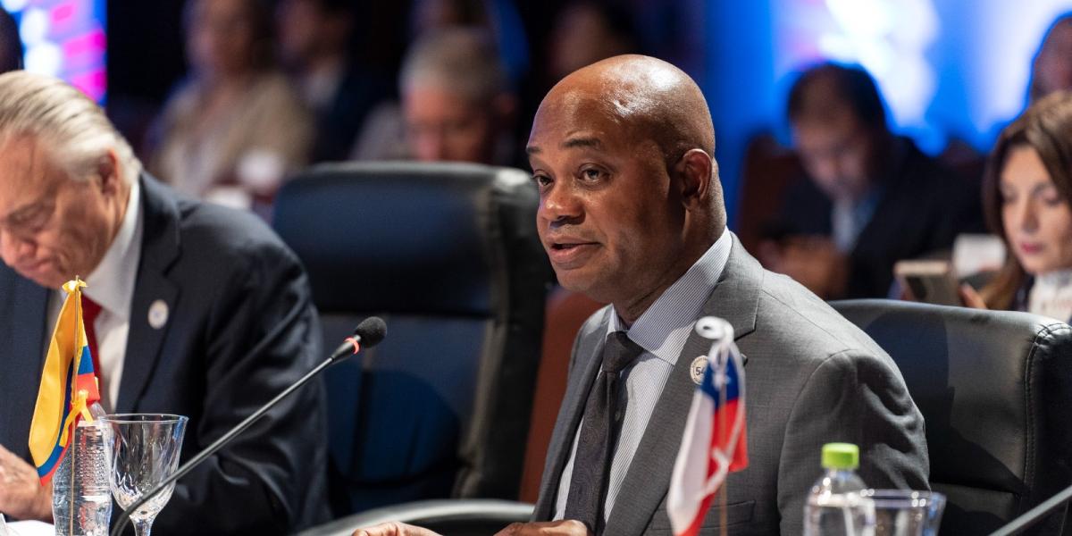 Luis Gilberto Murillo en la Asamblea General de la OEA.