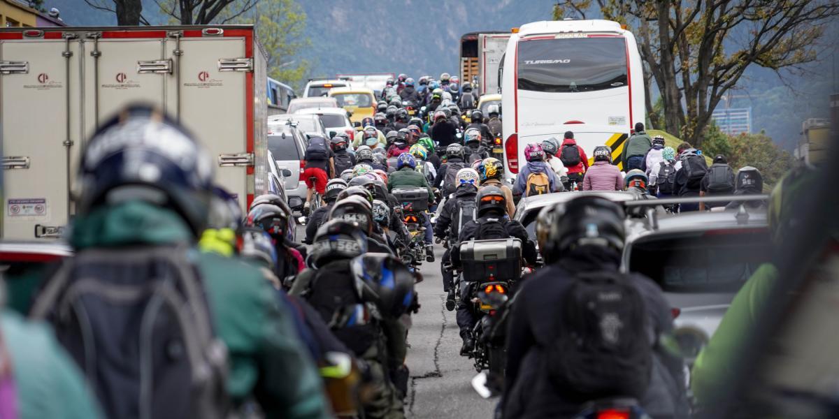 Los motociclistas no solo exceden la velocidad, que es la infracción más frecuente, sino que también realizan maniobras peligrosas.