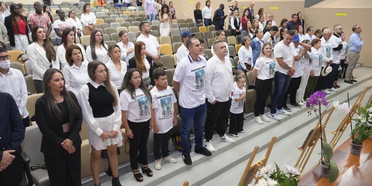 Estado colombiano pide perdón a familia del soldado Jhon Fredy Lopera, desaparecido hace 27 años mientras cumplía su servicio militar.