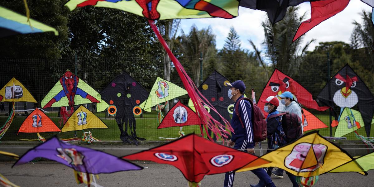 El Festival de Verano 2024 tendrá la tradicional feria de cometas en los diferentes parques de la ciudad.