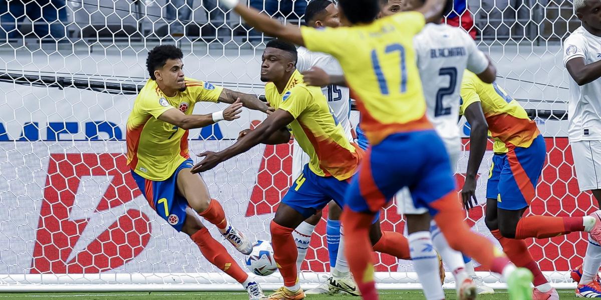 En el minuto 15 la Selección Colombia gana 2-0 contra Panamá