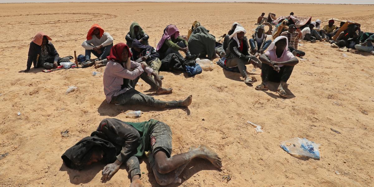 Algunos países del norte de África, como Túnez, obligan a los migrantes regresar al desierto.