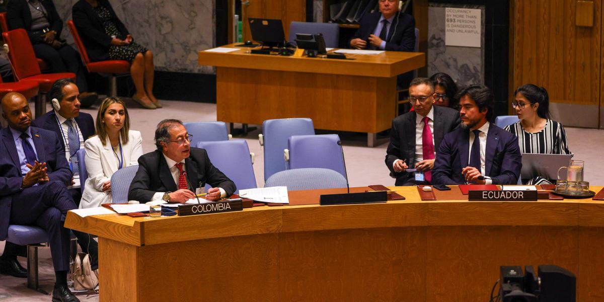 El canciller Luis Murillo; la directora del Dapre, Laura Sarabia, y el presidente Gustavo Petro, en el Consejo de Seguridad de la ONU.