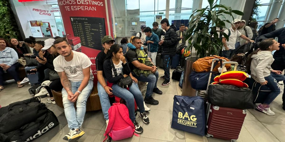 Aeropuerto El Dorado de Bogotá. Tres vuelos internacionales fueron cancelados por falla informática.