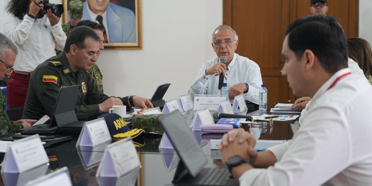 El ministro Iván Velásquez encabezó el consejo de seguridad.