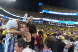 Pelea en el estadio Bank of America Stadium de Charlotte, en Carolina del Norte