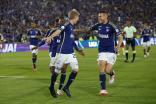 Andrés Llinás y Falcao García celebran el primer gol de Millonarios.