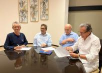 Firma del inicio de diálogos de paz con Iván Márquez