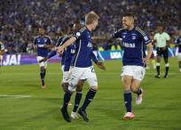 Andrés Llinás y Falcao García celebran el primer gol de Millonarios.