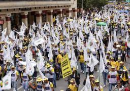 Los gremios se movilizan en Bogotá el Día del Trabajo.