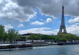 Parisinos y visitantes podrán nadar en el Sena en 2025, este año será la sede de la ceremonia inaugural de los juegos olímpicos y durante el verano se convertirá en la playa de Paris.