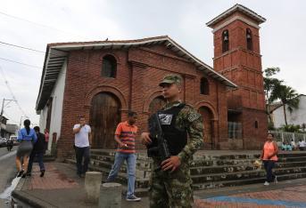 En Jamundí, Valle del Cauca, las autoridades adoptaron la medida de militarizar el municipio ante secuestro de un comerciante, hace ocho días, y el asesinato del exfutbolista Jair Abonía, el martes.