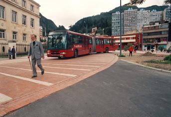 Bogotá, la capital del país, está en la cabeza del escalafón, con el mayor número de pobladores: 7’181.469 habitantes.