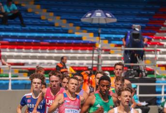 En una jornada llena de emociones, los mejores velocistas del mundo abrieron el telón del Campeonato _Mundial de Atletismo U-20, que se realiza en el estadio Pascual Guerrero. Además se realizó el acto de apertura oficial.