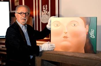 MADRID, 09/10/2018.- El pintor y escultor colombiano 
Fernando Botero, durante la presentación, hoy en Madrid, de su libro "Las mujeres de Botero", una edición numerada de 2998 ejemplares firmados por el artista que recorre su trayectoria con especial atención a uno de sus temas más recurrentes: la figura femenina. "Considero que es importante crear algo en el que la pintura se lleve a cabo bajo parámetros libres, imaginativos e innovadores. No se trata de crear la clase de belleza que se muestra a los cánones clásicos. El objetivo, más bien, es llegar a un estado en el cual se vuelve posible sorprender y ser sorprendido", sostiene Botero. EFE/ Victor Leren