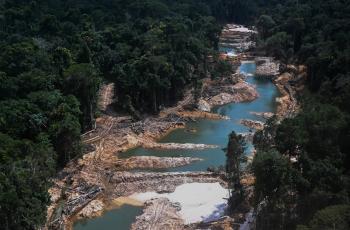 Zona afectada por la minería ilegal en la Floresta Ambiental Itaituba II (Brasil).