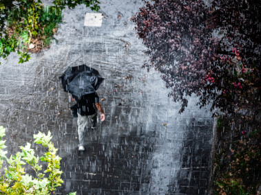 La lluvia es un fenómeno meteorológico que puede ocurrir de forma irregular.