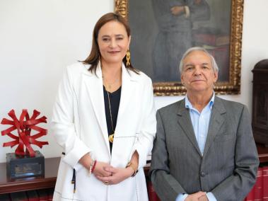 Juanita Villaveces, nueva viceministra técnica, y Ricardo Bonilla, ministro de Hacienda