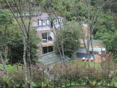 Esta obra tenía un 48 por ciento en área de conservación y un 52 por ciento dentro de la reserva forestal.