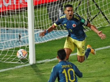 Radamel Falcao García celebra su gol.