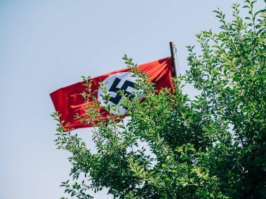 El joven se tatuó una esvástica que, aunque fue utilizada por el nazismo, significa  ‘muy auspicioso’ y está relacionado con fortuna y prosperidad.