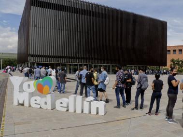 En Medellín se cumple la cumbre de empleo para los jóvenes.