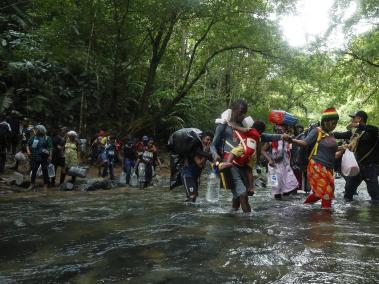 El río Muerto es la primera ruta que guía a los migrantes hasta el otro lado de la frontera. Deben cruzar varios ríos a lo largo del trayecto.