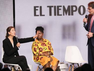 Ingrid Betancourt y Alejandro Gaviria en duro choque durante el encuentro de precandidatos presidenciales.