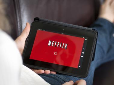 Netflix podría cobrar una cuota adicional para los usuarios que compartan sus cuentas.