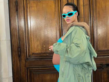 Rihanna es vista en una exhibición de arte mexicano en Londres.