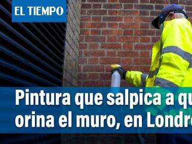 En el distrito de Soho, en el centro de Londres, la alcaldía ha decidido tratar las paredes con pintura anti-orines.