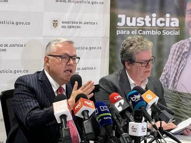 El ministro de Justicia, Néstor Osuna, en la presentación del proyecto de ley de sujeción y desmantelamiento de estructuras criminales.