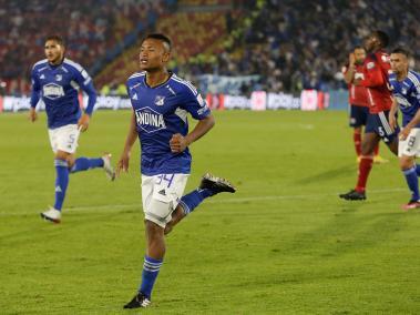 Óscar Cortés celebra el primer tanto de Millonarios contra el Medellín.